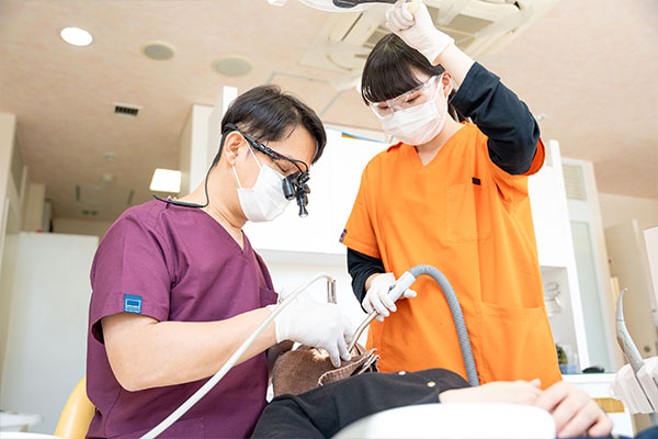重度の虫歯は根管治療で対応します